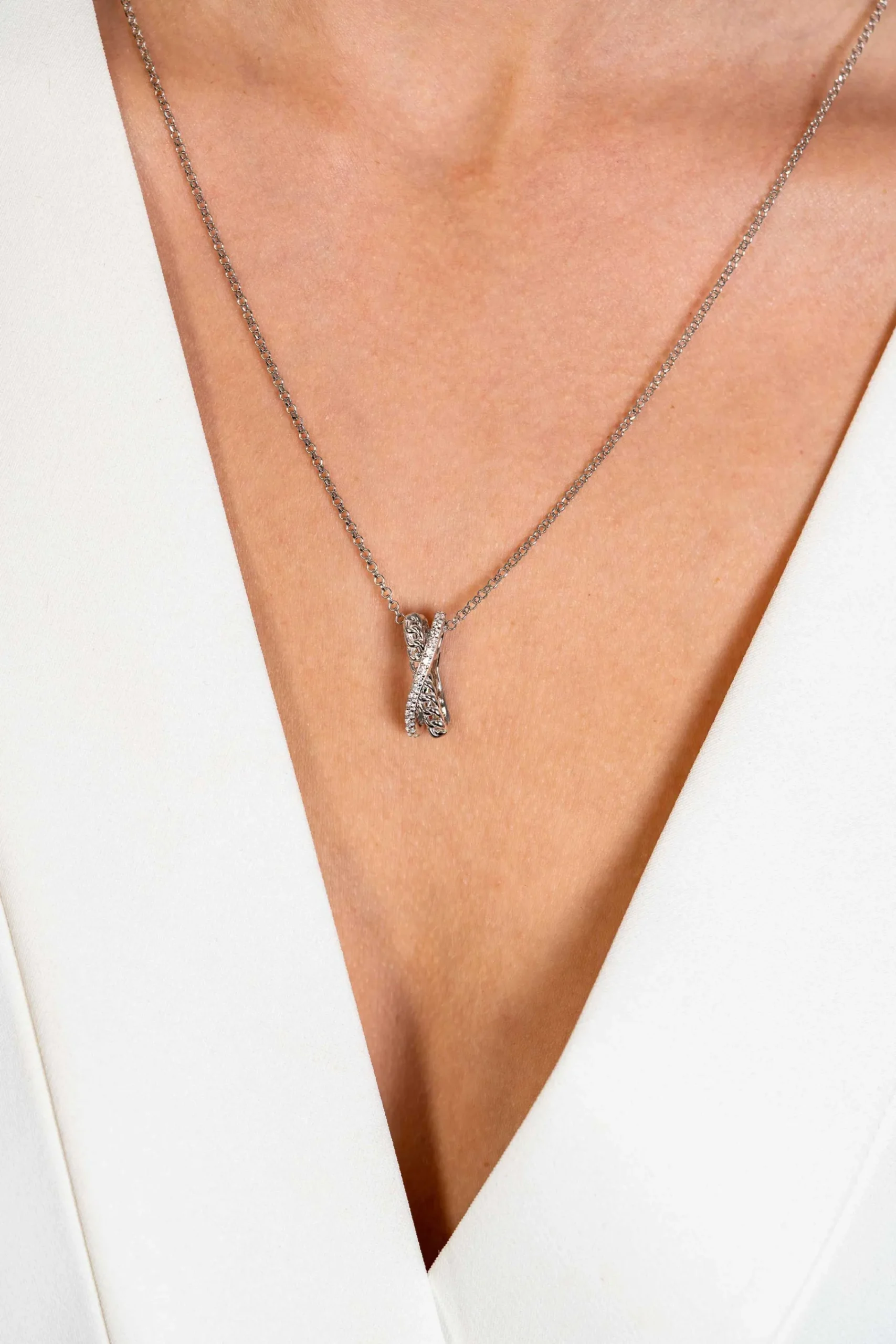 Clearance Zinzi zilveren hanger met cross-over design, bezet met witte zirconia's en gourmet schakels 20mm ZIH2326 (zonder collier)