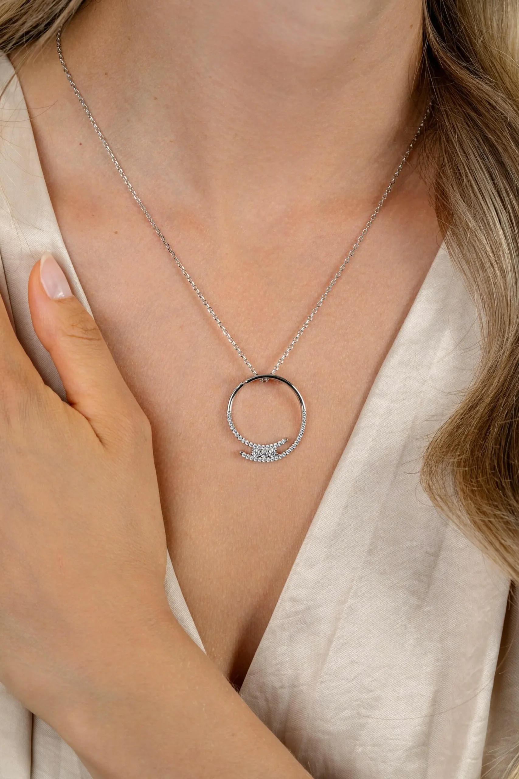 New Zinzi zilveren ketting met grote open ronde hanger 25mm bezet met witte zirkonia's 45-50 cm ZIC2645