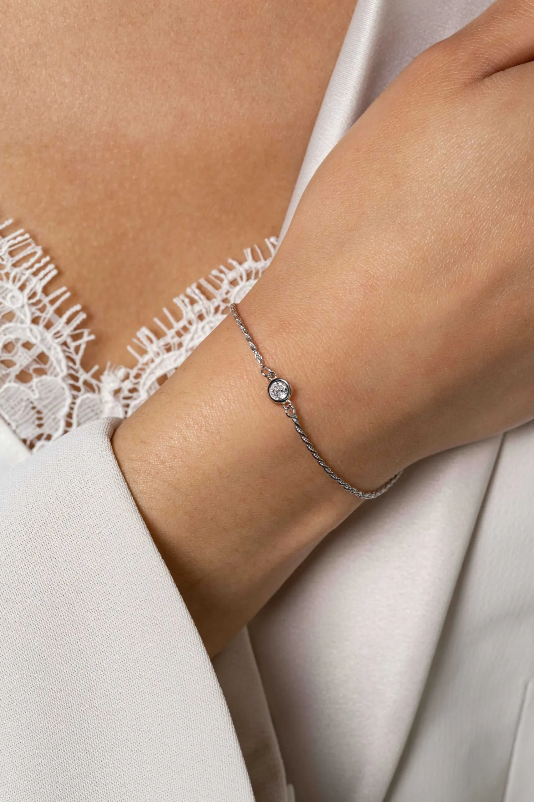 Zinzi zilveren koord armband bezet met een ronde witte zirconia 17-20cm ZIA2461