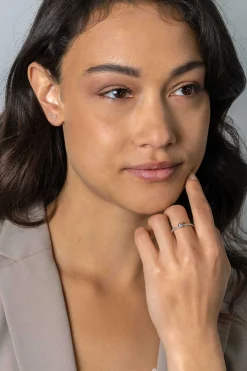 Zinzi zilveren luxe aanschuifring bezet met witte zirconia's ZIR2422