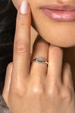 New Zinzi zilveren monogram ring in glanzende zeshoekvorm (5,5mm) ZIR2437
