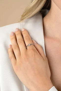 Discount Zinzi zilveren multilook ring met rechthoekige kastzetting van 5mm en twee banen. Bezet met witte zirconia's ZIR2626