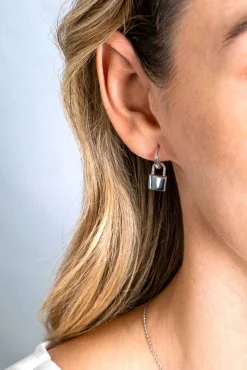 Outlet Zinzi zilveren oorbedels trendy slotje 13mm ZICH2353 (zonder oorringen)