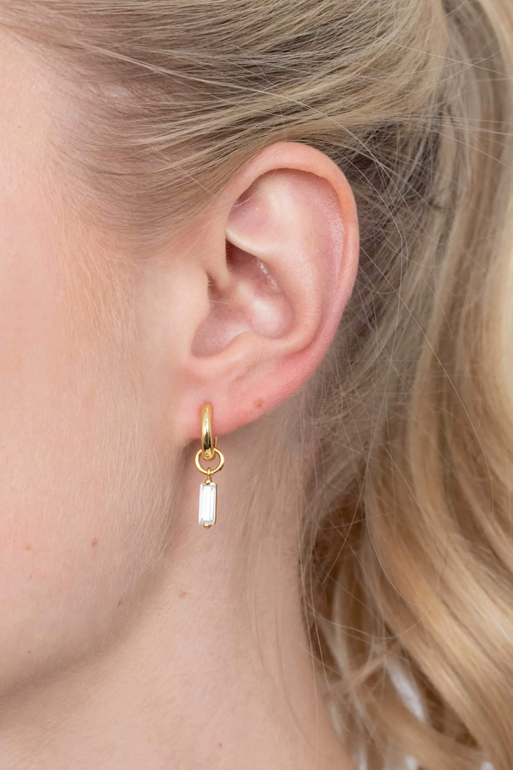 Discount Zinzi zilveren oorbedels geel verguld 15mm rechthoek wit ZICH2056Y (zonder oorringen)