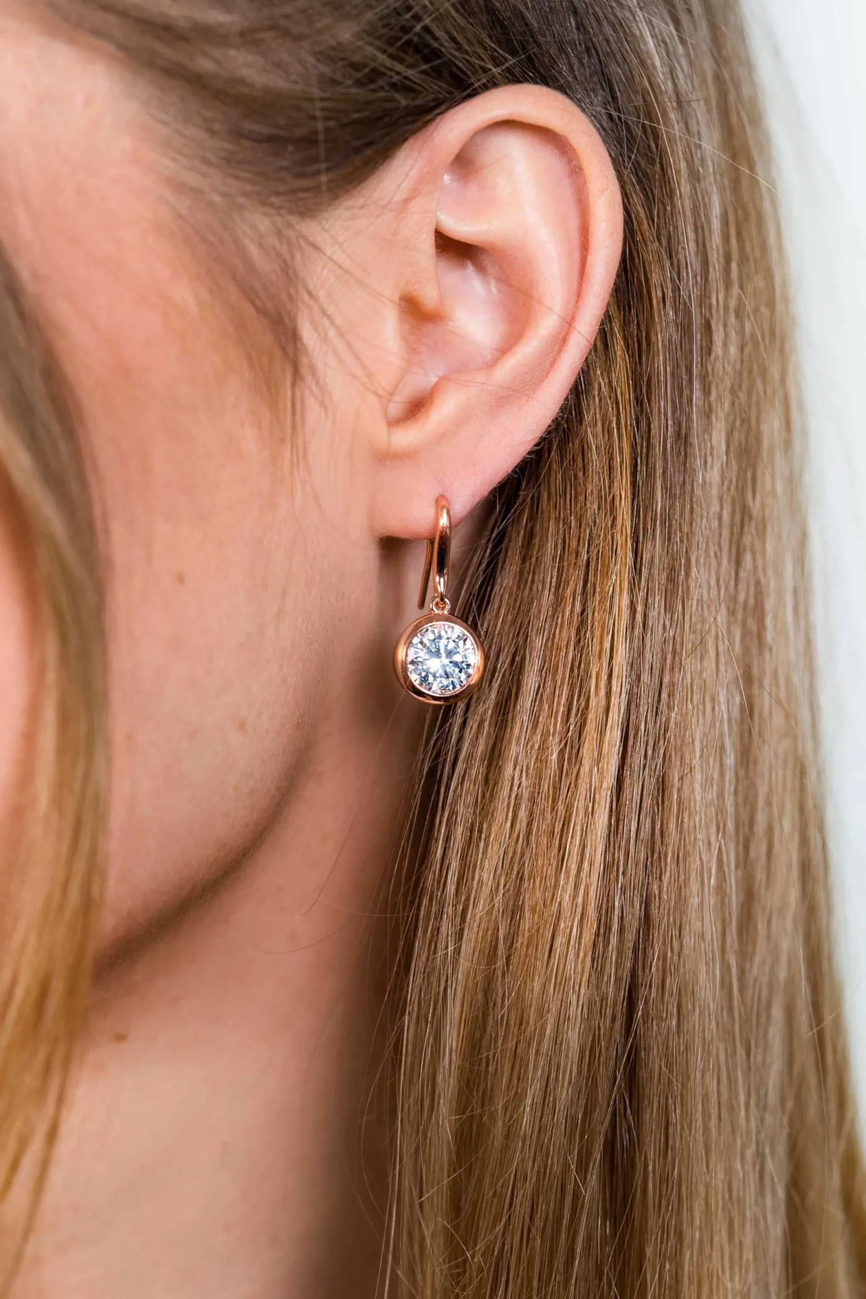 Clearance Zinzi zilveren oorhangers rosé verguld witte zirconia 11mm ZIO3