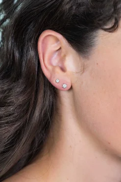 Online Zinzi zilveren oorknoppen 4,5mm zirconia wit chatonzetting ZIO1984