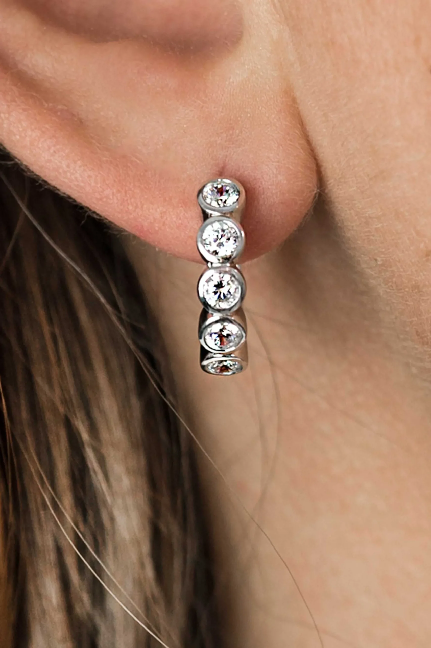 Discount Zinzi zilveren oorringen rond wit 15 x 4mm ZIO1838