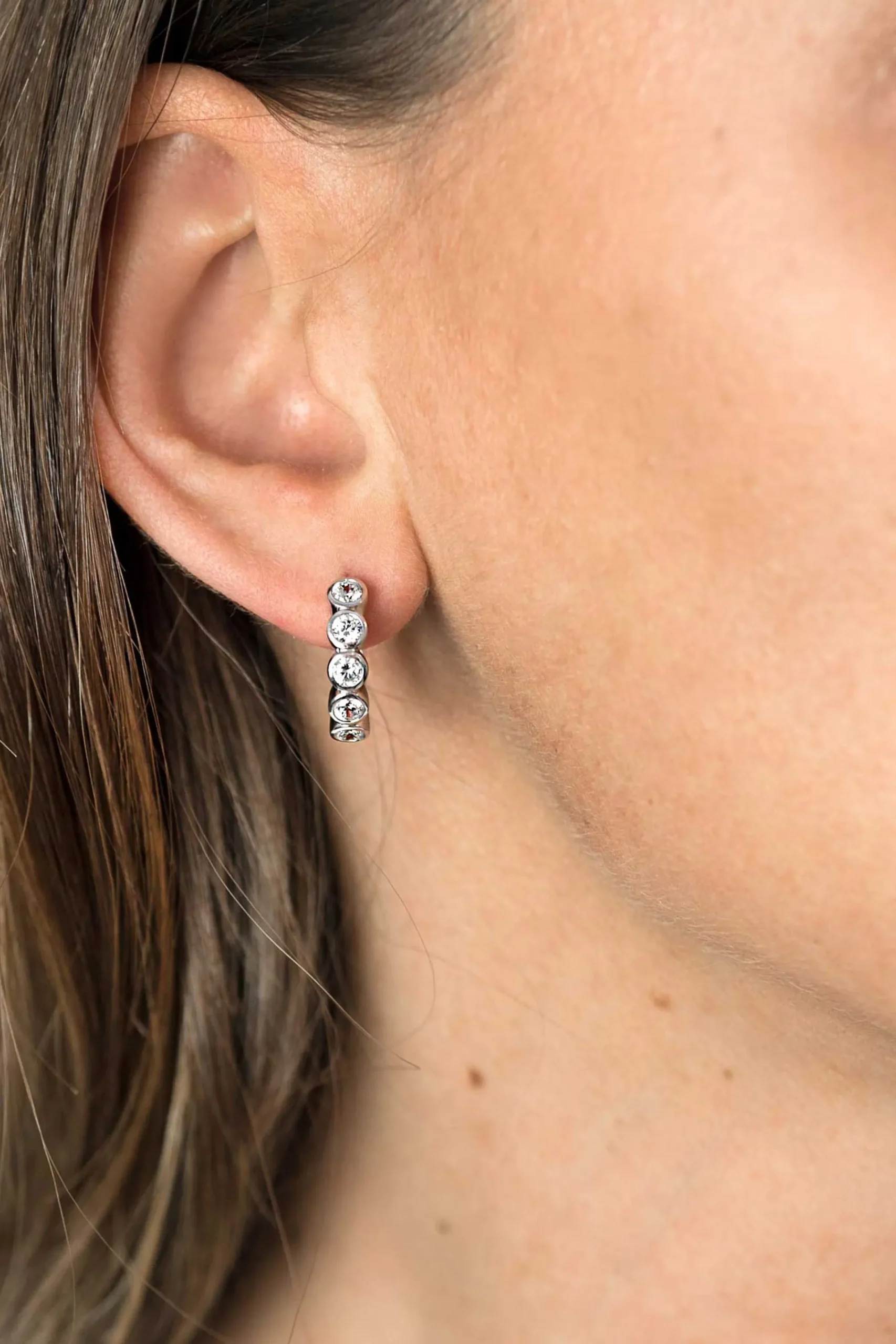 Discount Zinzi zilveren oorringen rond wit 15 x 4mm ZIO1838