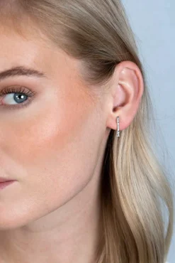 New Zinzi zilveren oorstekers staafje 17mm bezet met witte zirconia's ZIO2077