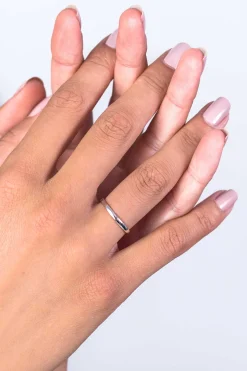 New Zinzi zilveren ring glad 2mm ZIR828