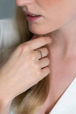 Discount Zinzi zilveren ring met extra 14K geel vergulde X-vorm en ronde vorm met witte zirconia's ZIR2260