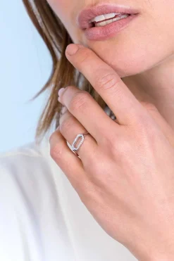Hot Zinzi zilveren ring met grote ovale schakel witte zirconia's ZIR2114
