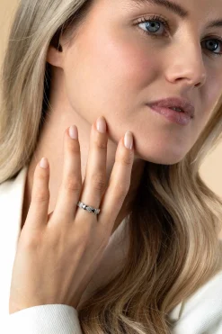 Hot Zinzi zilveren ring met hartjes afwisselend bezet met witte zirconia's ZIR1798Z