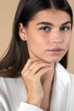 Sale Zinzi zilveren ring met smalle rechthoekjes, trapsgewijs naast elkaar geplaatst en schitterend bezet met witte zirconia's 4mm breed ZIR2547