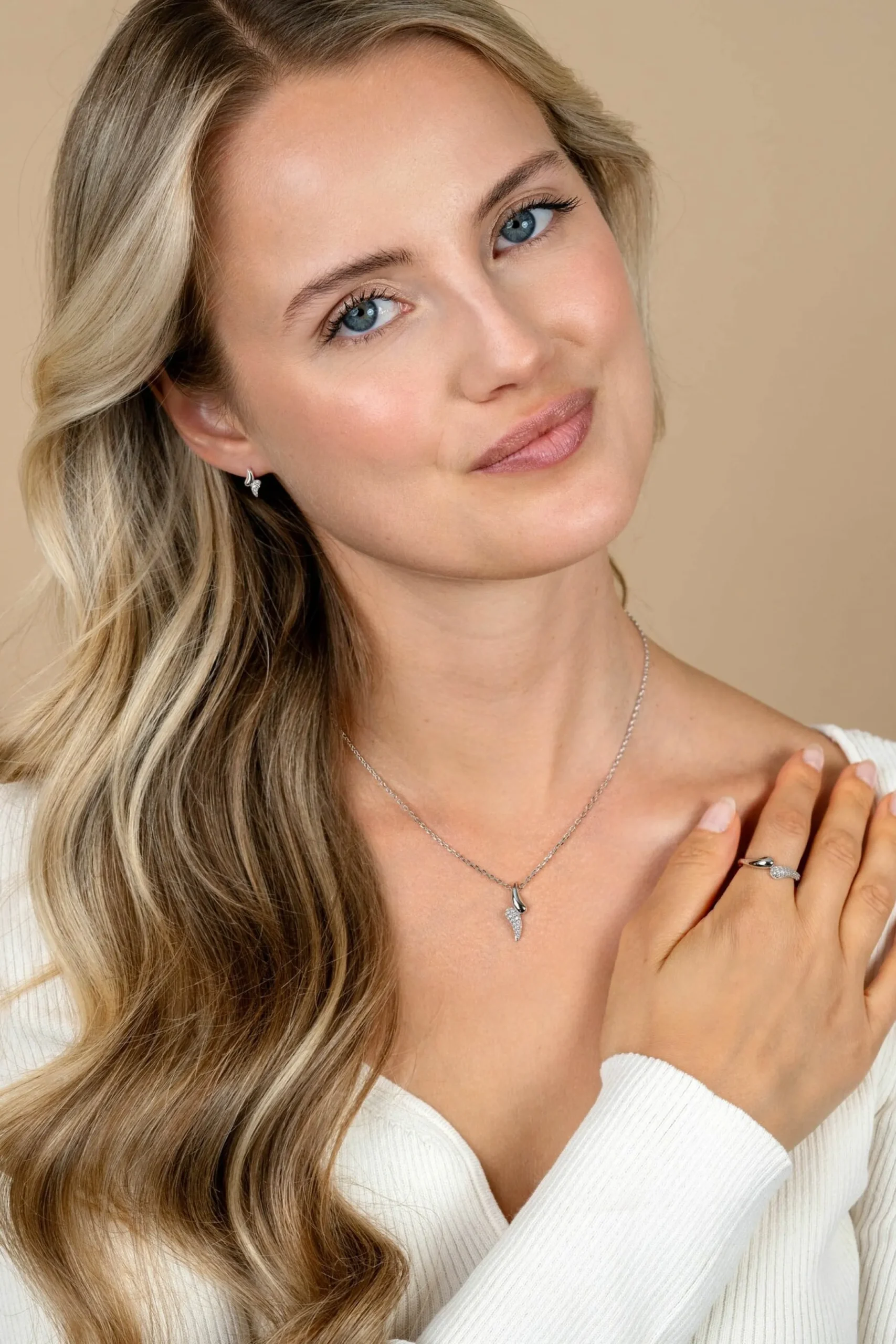 Discount Zinzi zilveren ring met twee druppelvormen, bezet met witte zirkonia's ZIR2681