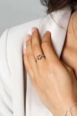 Sale Zinzi zilveren ring open hart, bezet met witte zirconia's in band ZIR1755