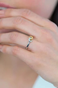 Hot Zinzi zilveren ring ronde vormen met elkaar verbonden witte zirconia's ZIR2102