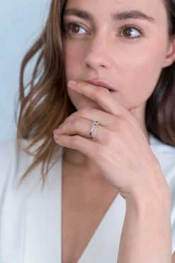 Hot Zinzi zilveren ring ronde vormen met elkaar verbonden witte zirconia's ZIR2102