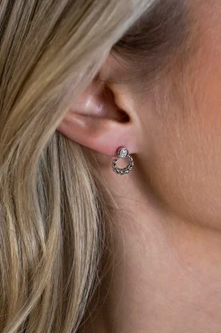 Hot Zinzi zilveren ronde oorstekers 12mm gedraaid motief, bezet met witte zirconia's ZIO2390