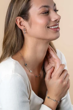 New Zinzi zilveren schakel ketting met twee zilveren en drie blauwe klavers 40-45cm ZIC2582